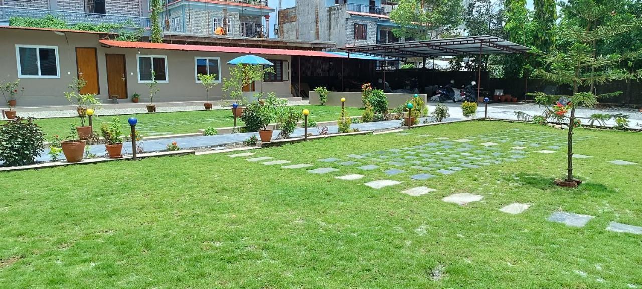 Paradise Boutique Hotel Pokhara Exterior photo