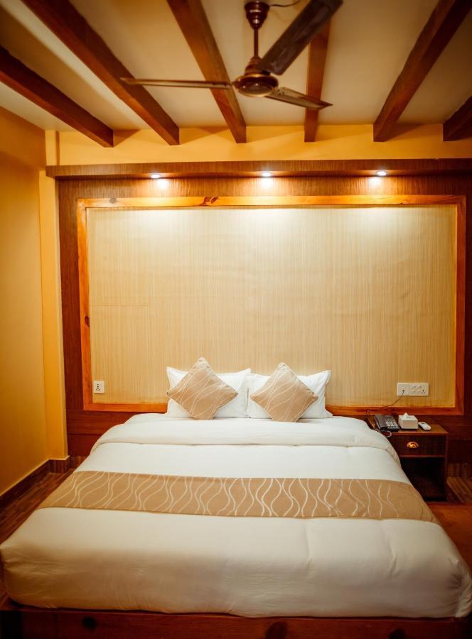 Paradise Boutique Hotel Pokhara Exterior photo