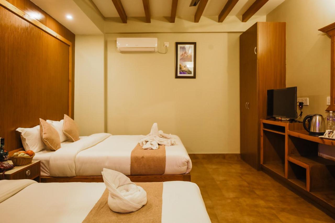 Paradise Boutique Hotel Pokhara Exterior photo