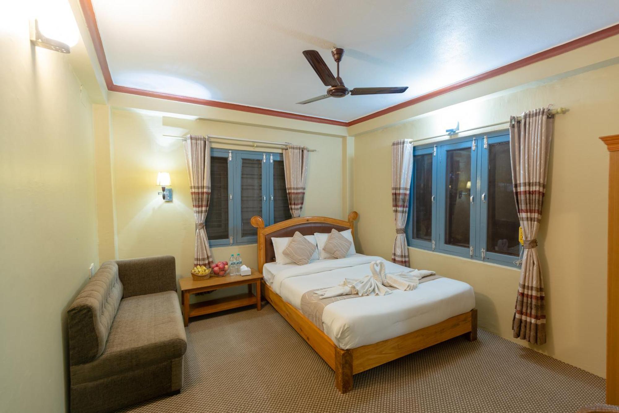 Paradise Boutique Hotel Pokhara Exterior photo