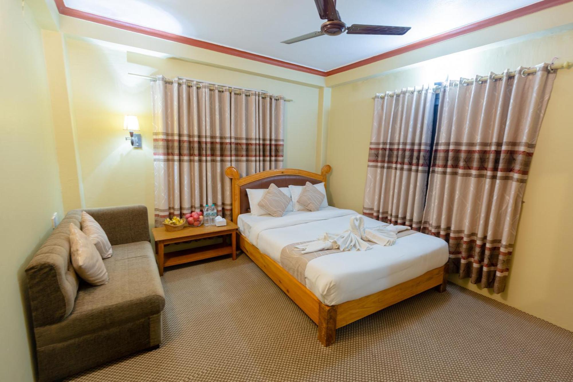 Paradise Boutique Hotel Pokhara Exterior photo